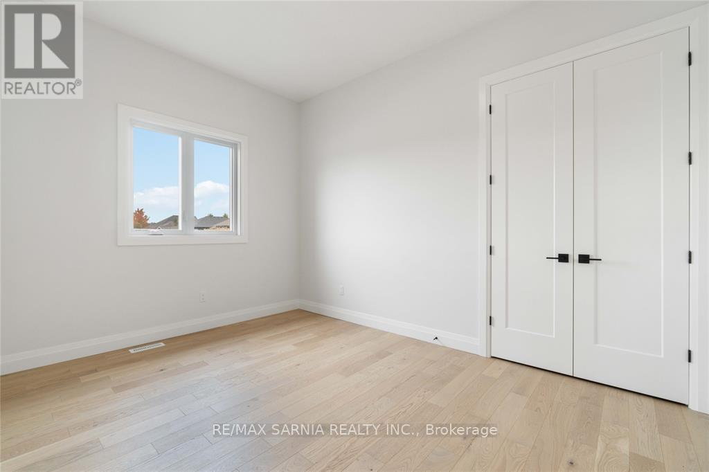 601 Sweetbay Crescent Property Photo 12