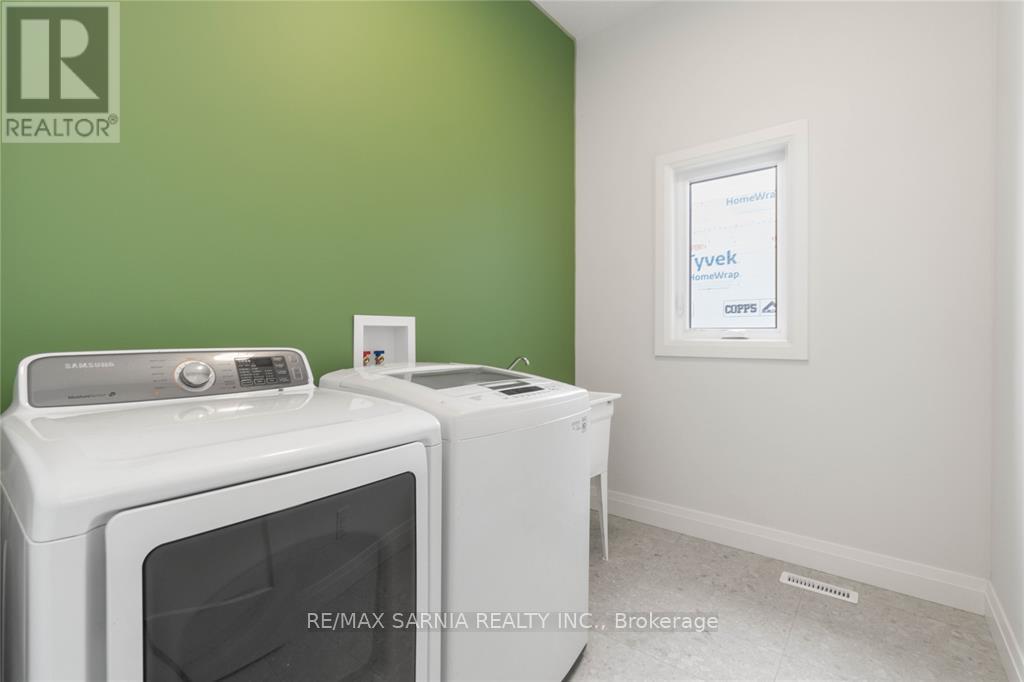 601 Sweetbay Crescent Property Photo 16
