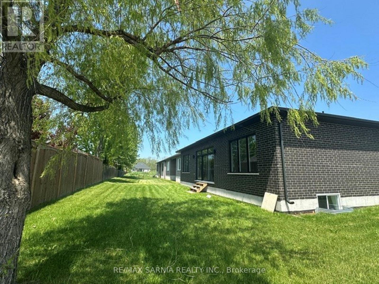 601 Sweetbay Crescent Property Photo 34