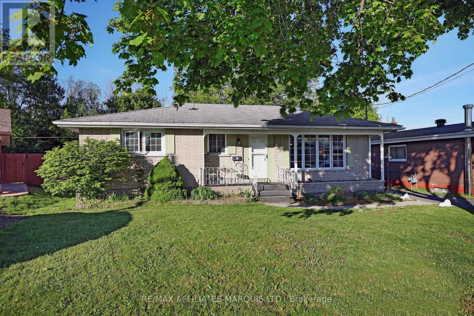 428 Bellevue Crescent Property Photo 1