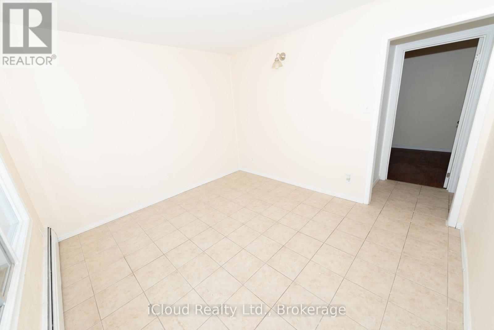536 Glen Forrest Boulevard Property Photo 6