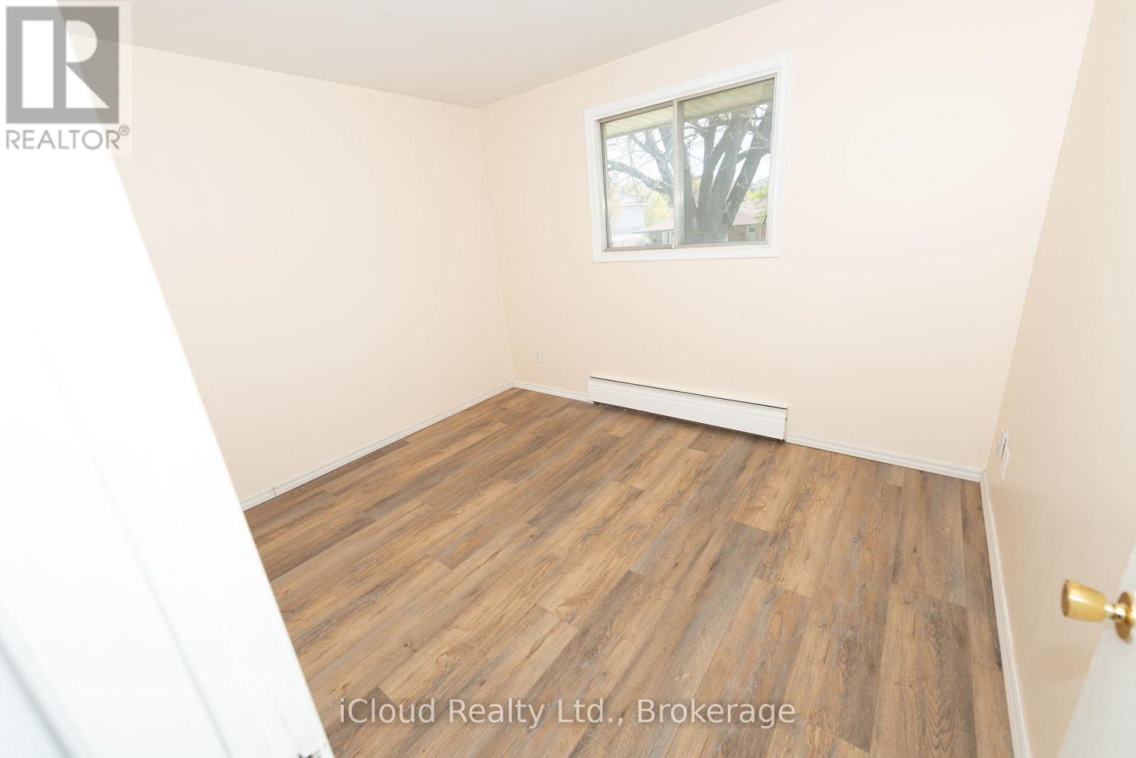 536 Glen Forrest Boulevard Property Photo 11