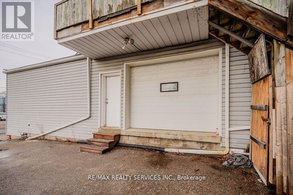2 - 3590 Lobsinger Line Property Photo 15