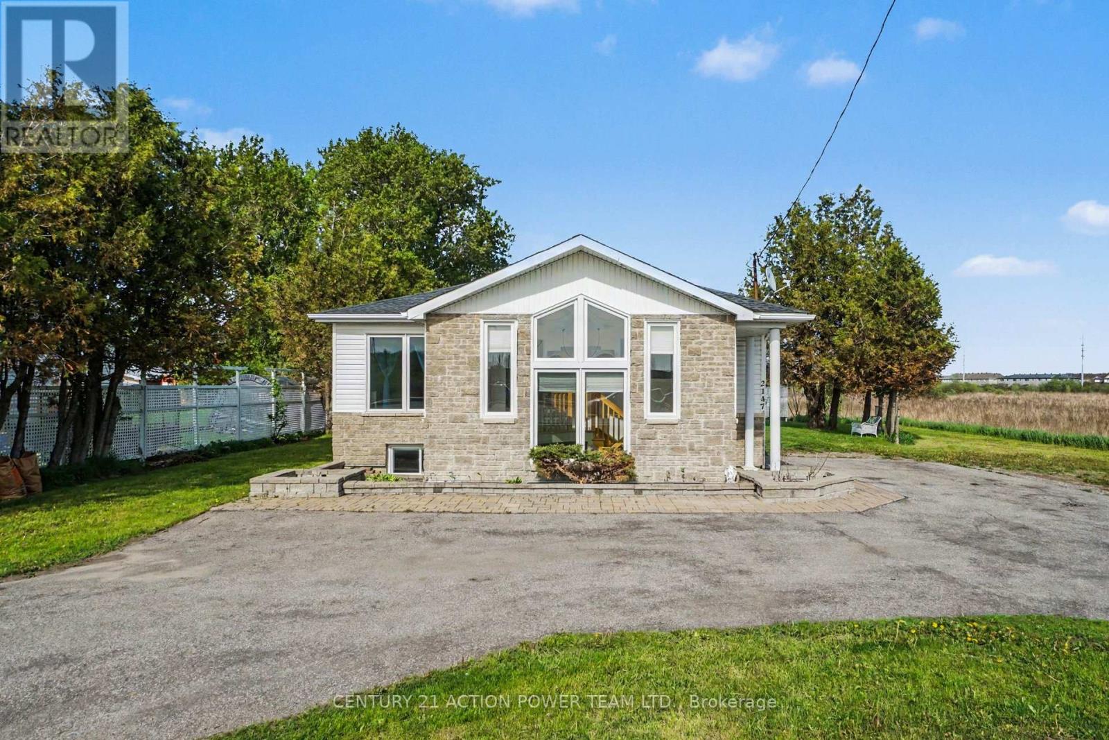2147 Mer Bleue Road Property Photo 1