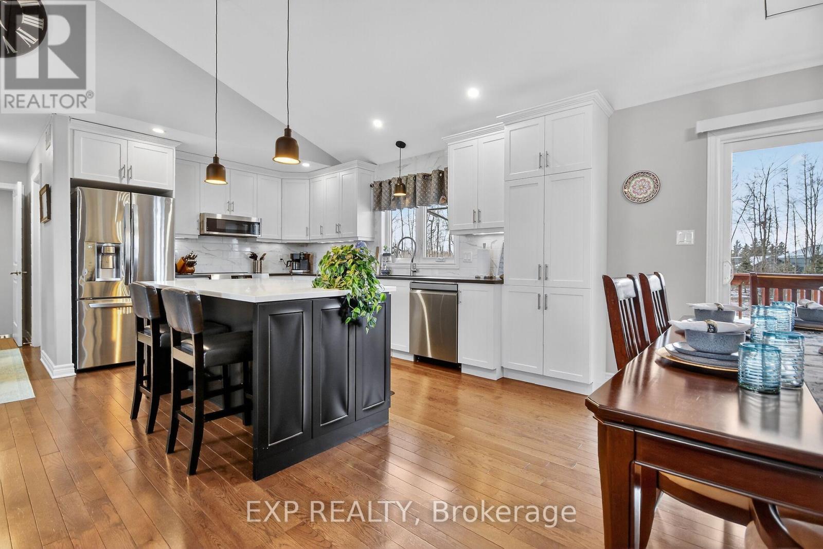 305 Moore Crescent Property Photo 11