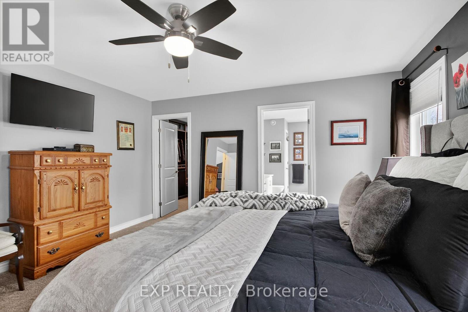 305 Moore Crescent Property Photo 18