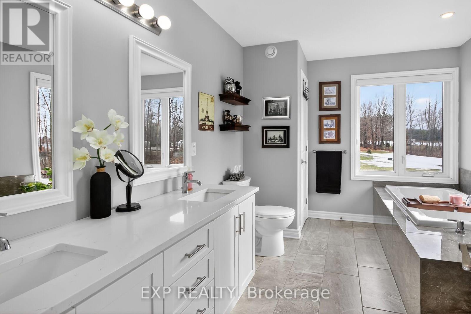 305 Moore Crescent Property Photo 20