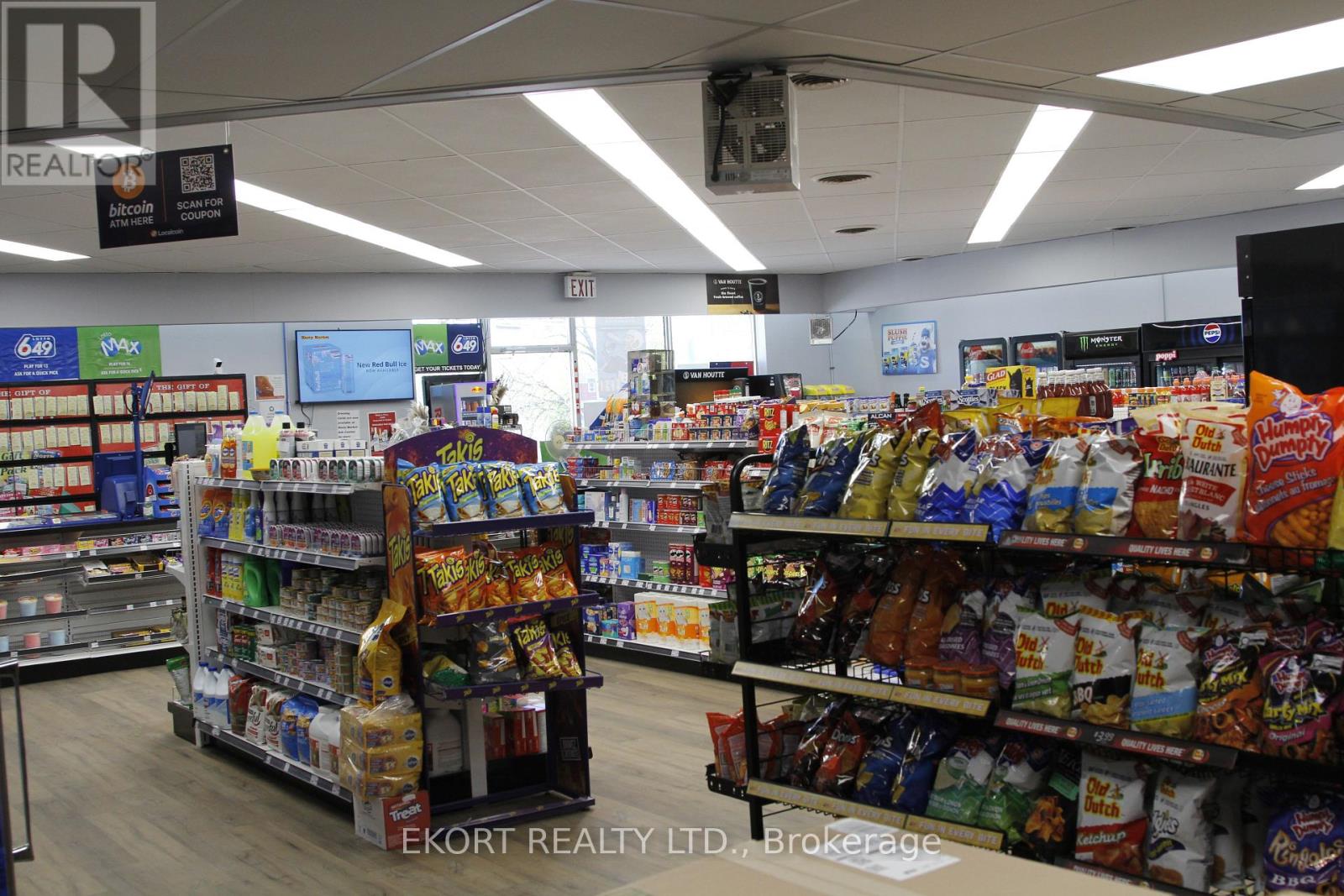 66 St Lawrence Street W Property Photo 10