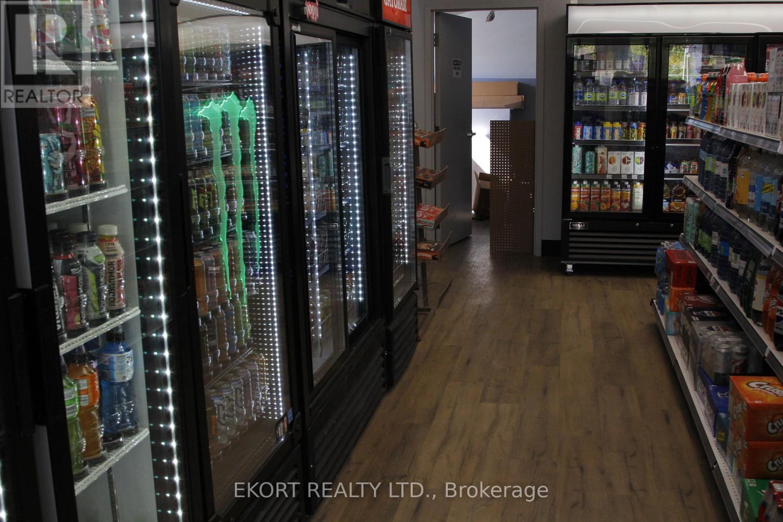 66 St Lawrence Street W Property Photo 20