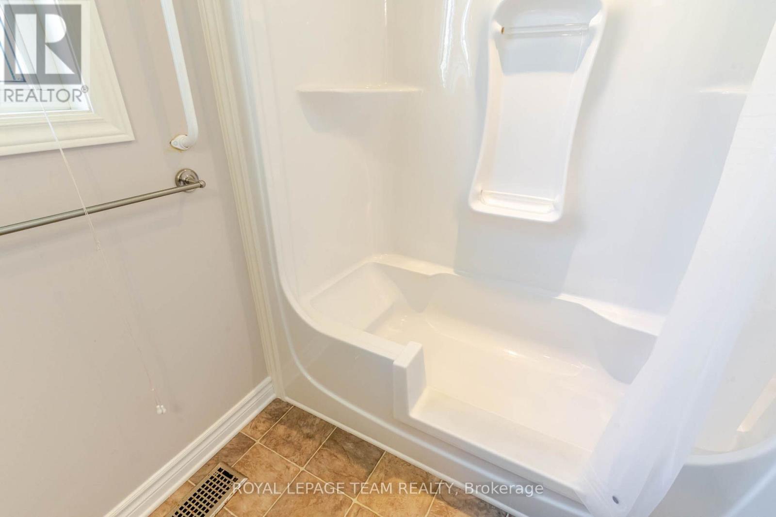 511 Kilburn Street Property Photo 20