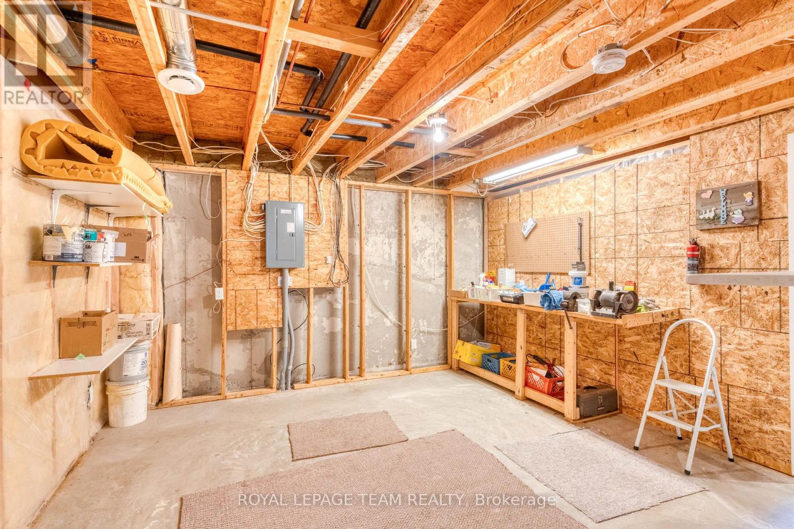 511 Kilburn Street Property Photo 29