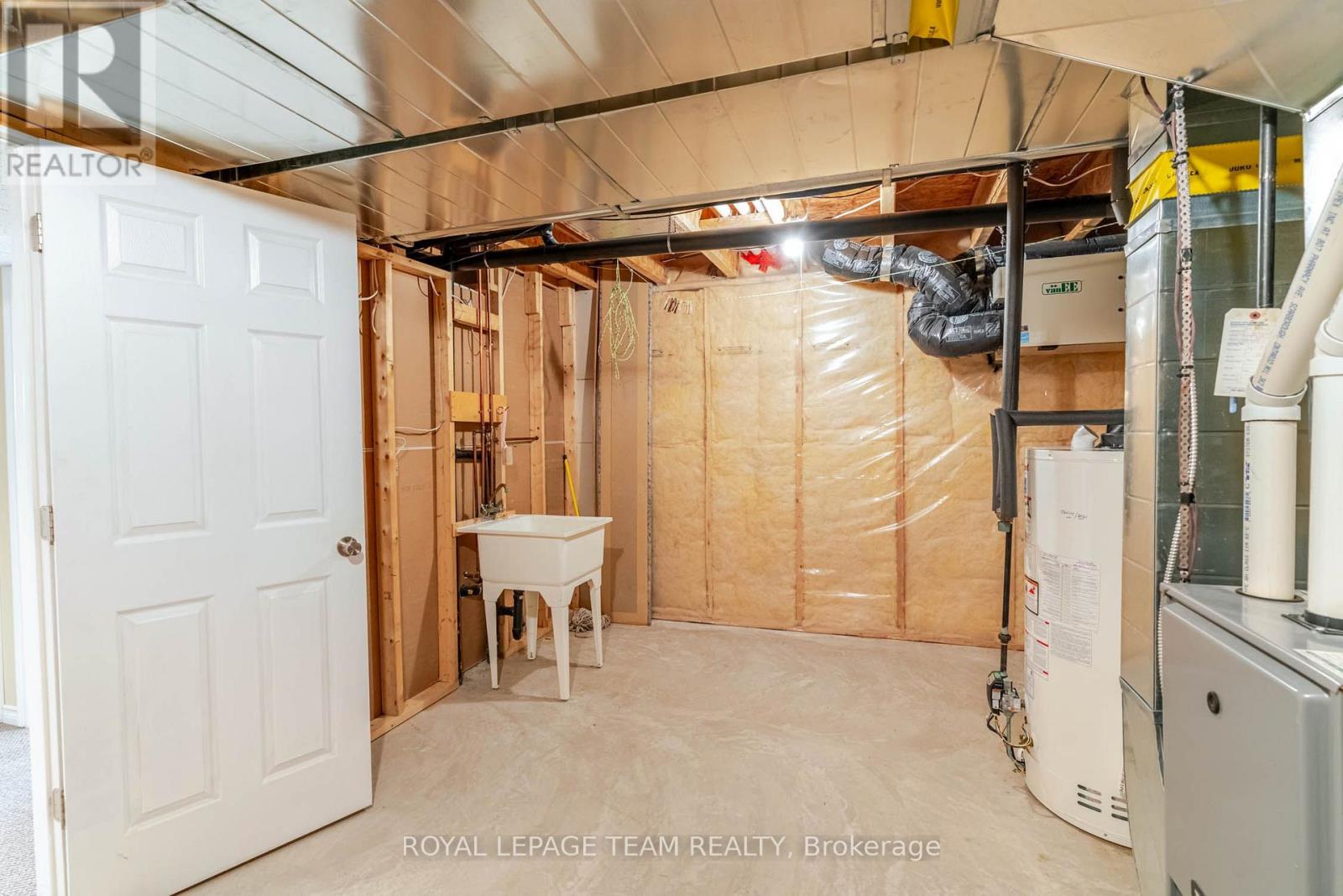 511 Kilburn Street Property Photo 31