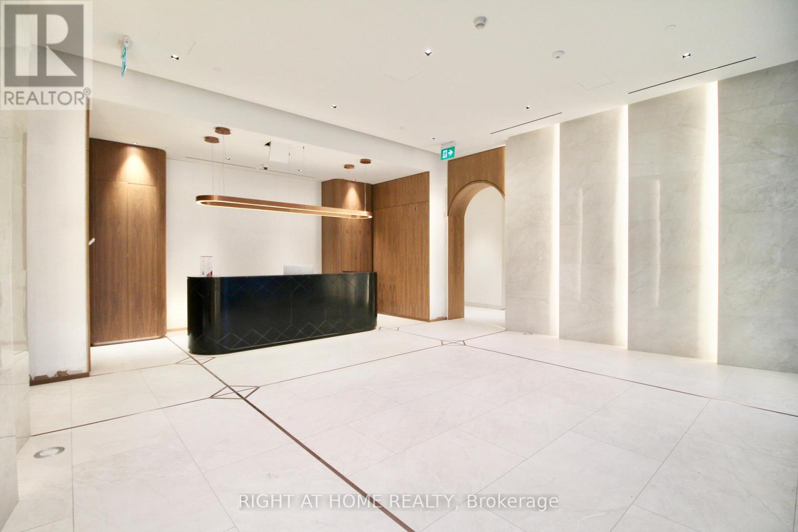 1004 - 560 Rideau Street Property Photo 2