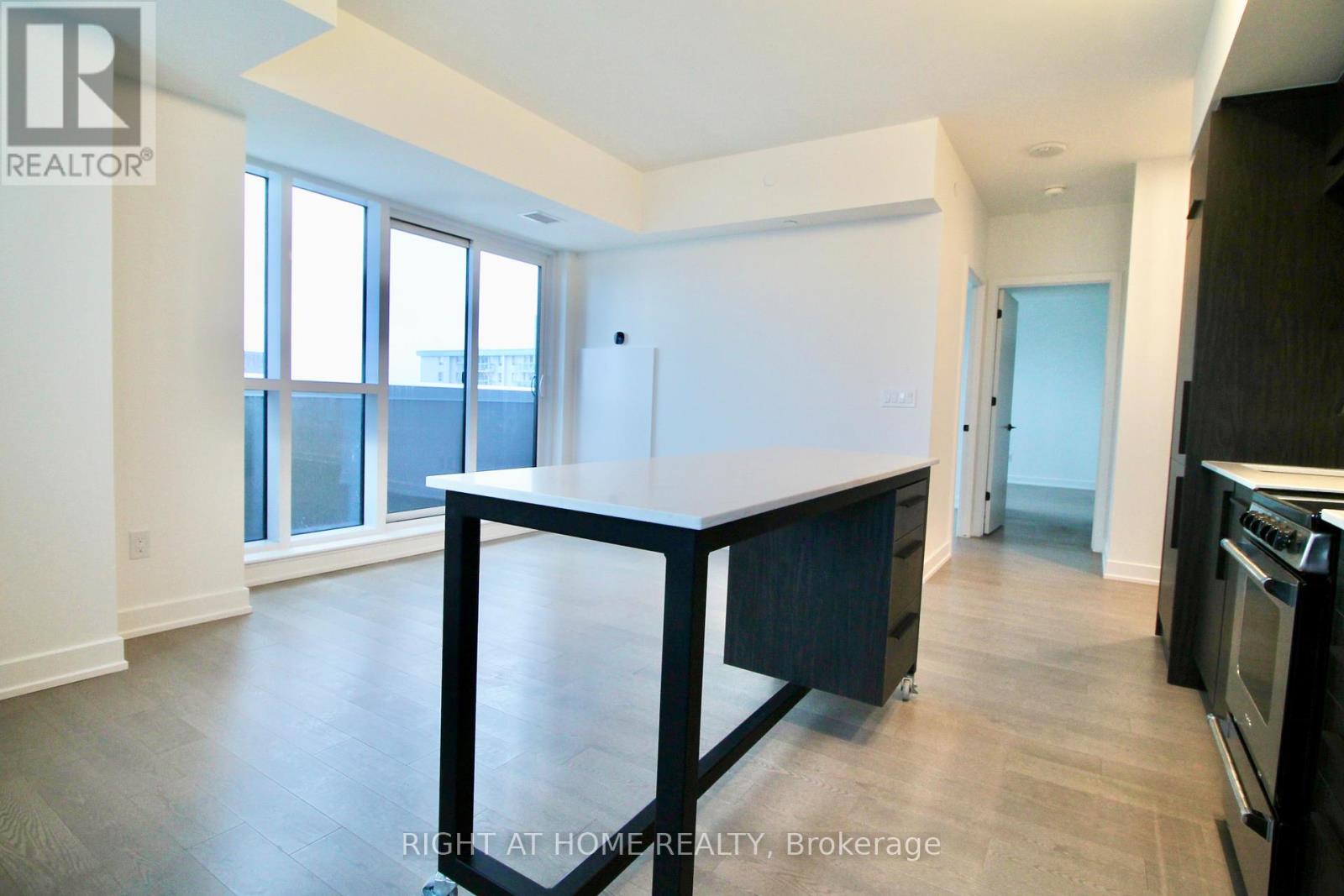 1004 - 560 Rideau Street Property Photo 6