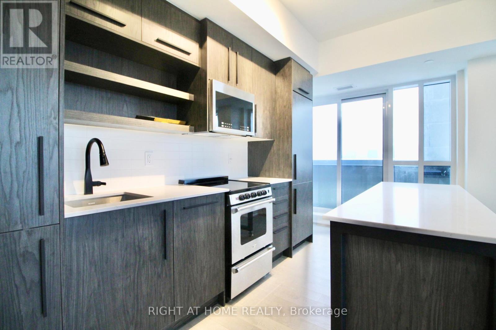 1004 - 560 Rideau Street Property Photo 7