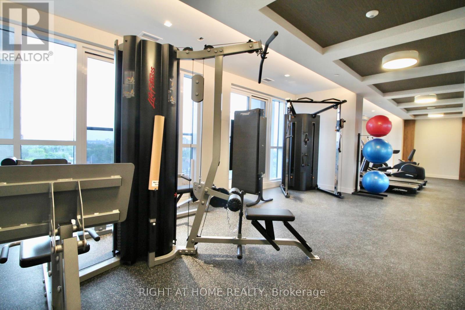 1004 - 560 Rideau Street Property Photo 17
