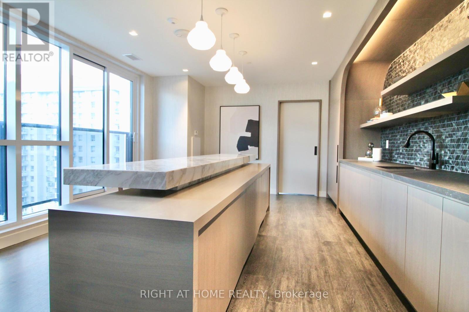 1004 - 560 Rideau Street Property Photo 24