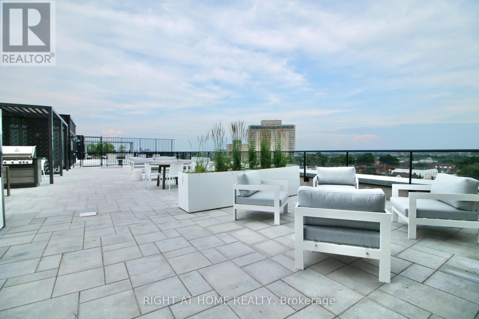 1004 - 560 Rideau Street Property Photo 27