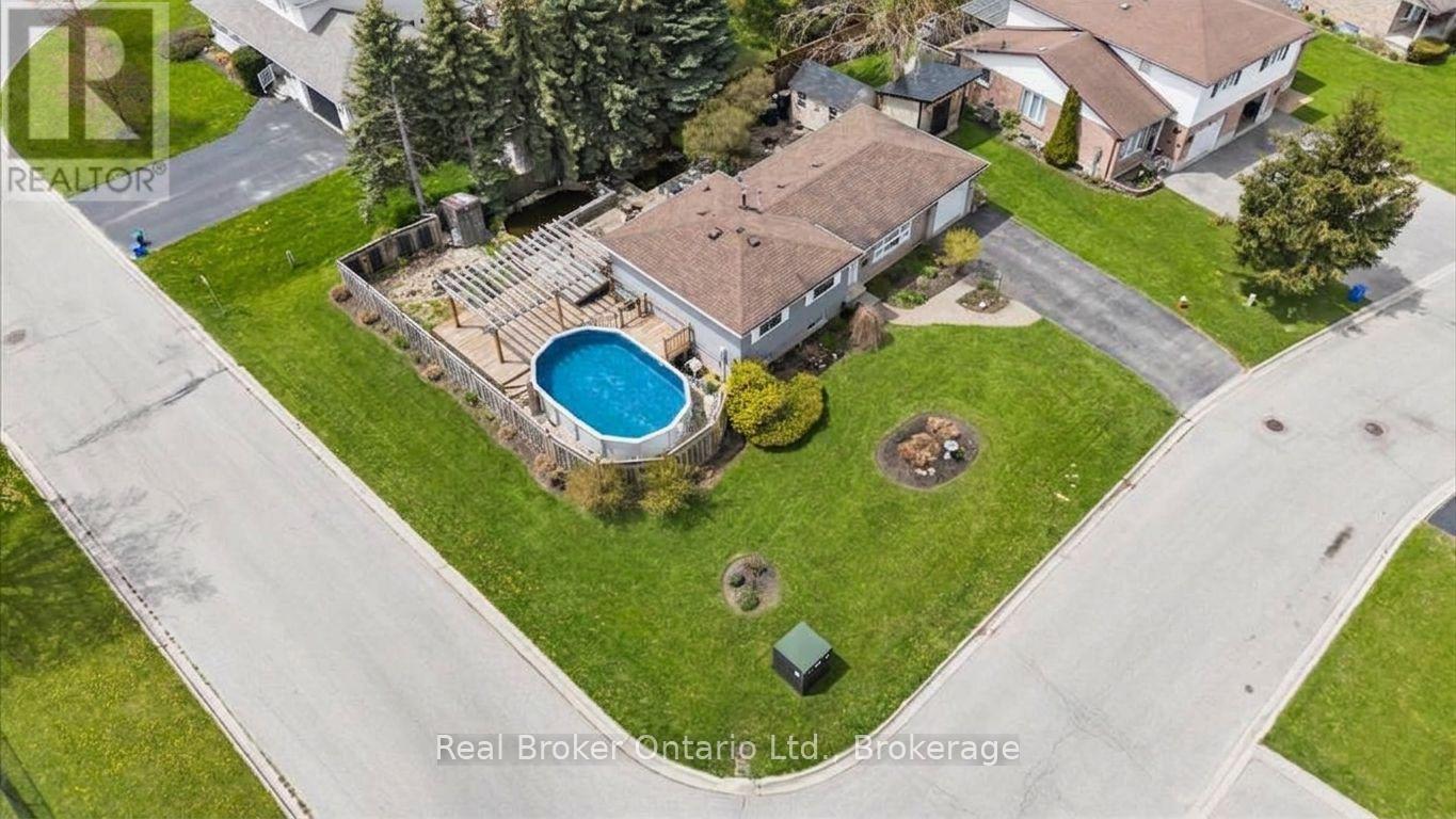 109 Miller Crescent Property Photo 2