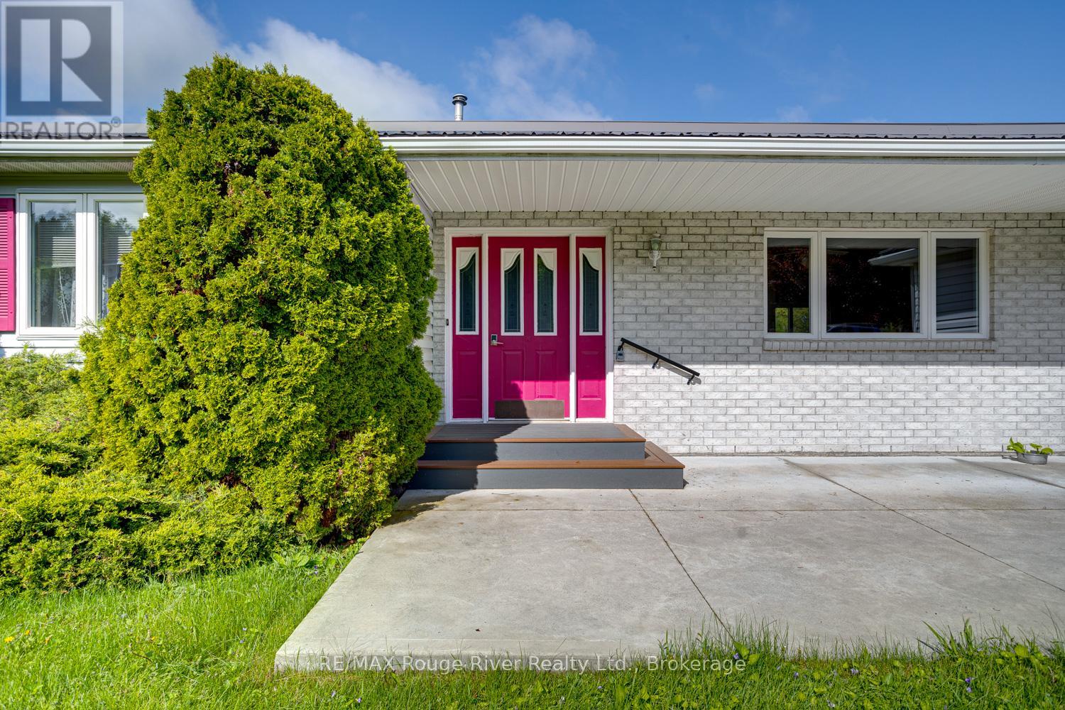 3360 Burnham Street N Property Photo 2