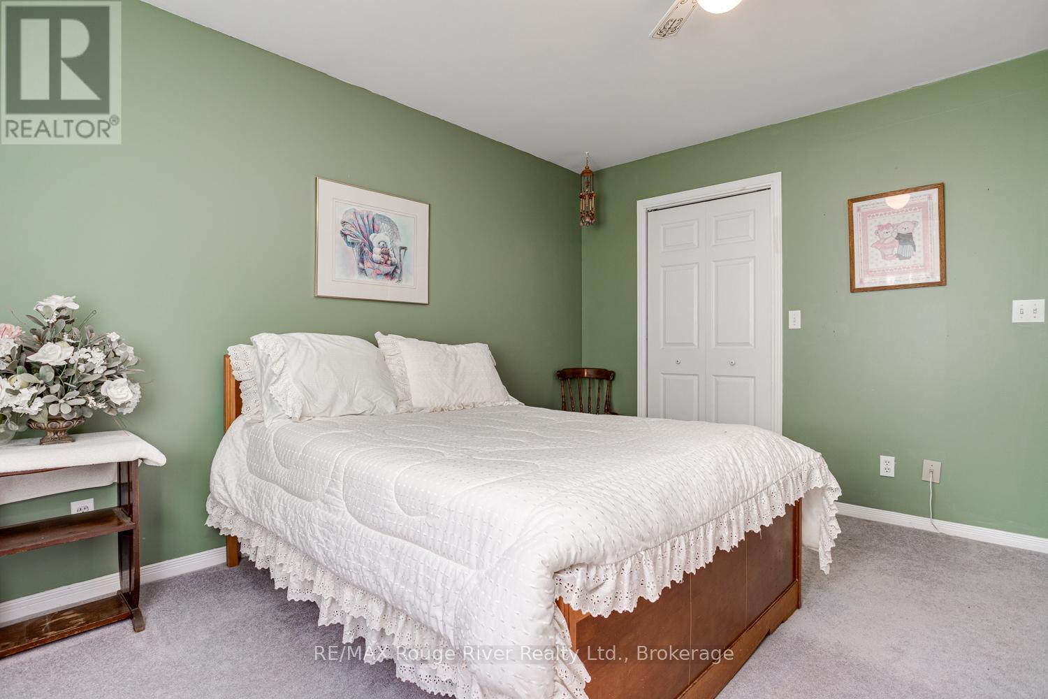 3360 Burnham Street N Property Photo 24