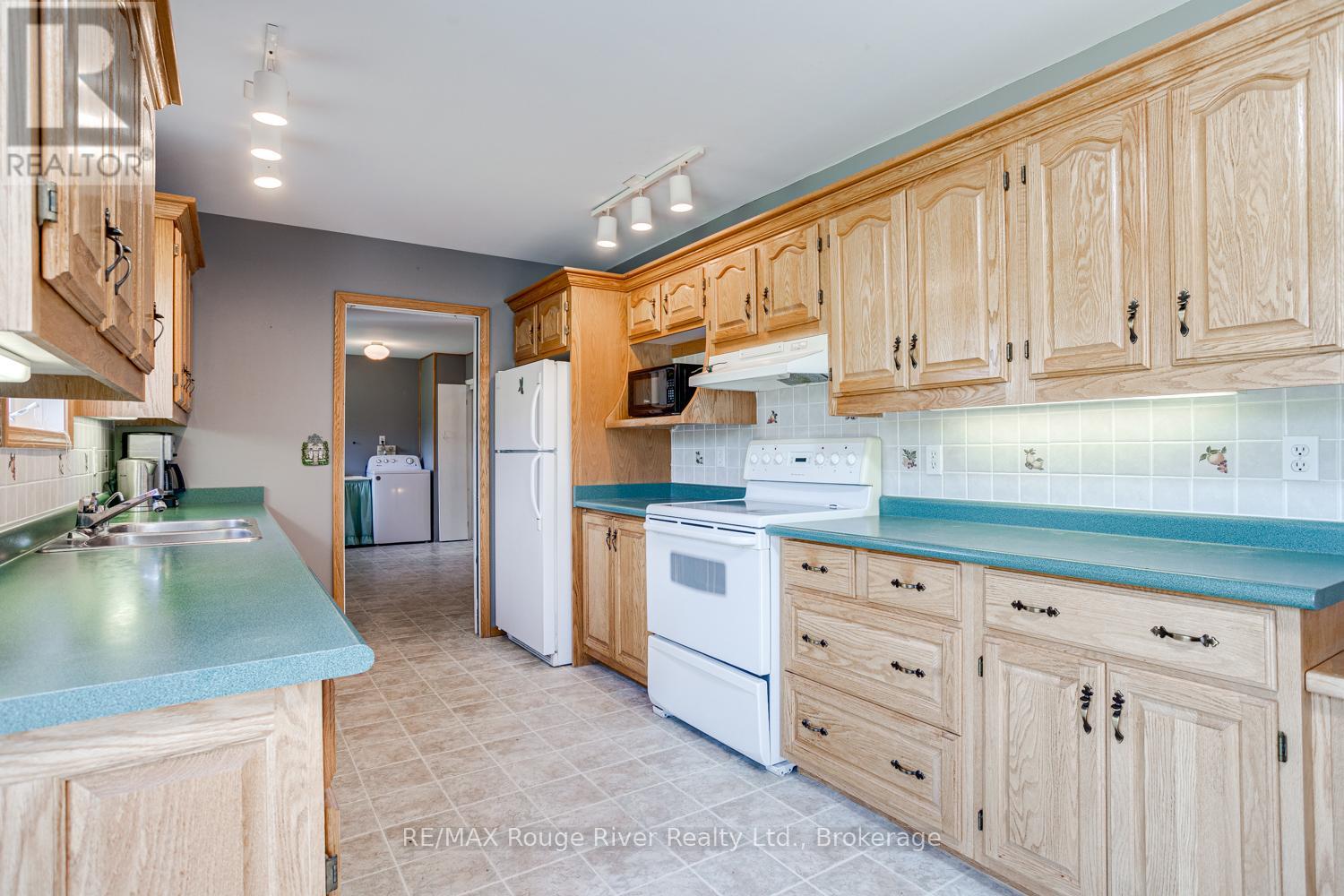 3360 Burnham Street N Property Photo 34