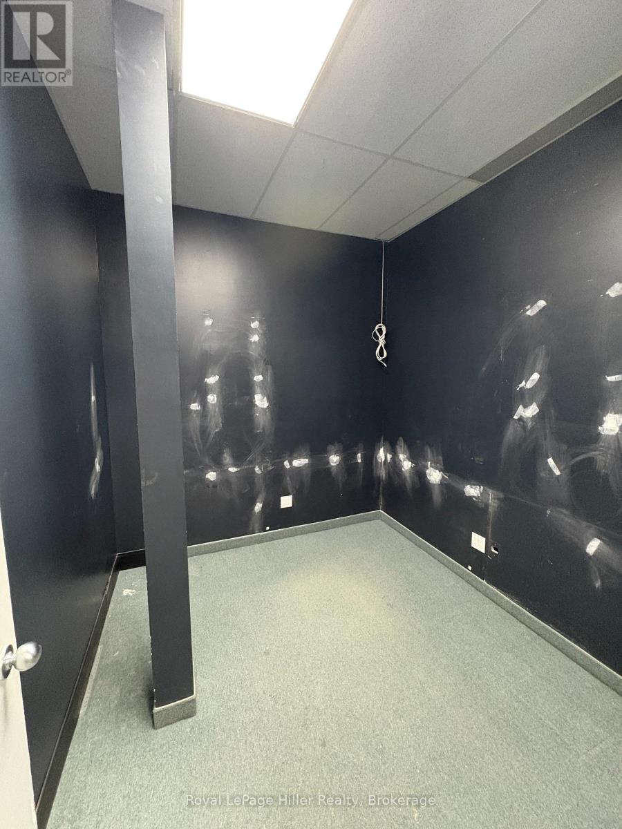 4 - 684 Ontario Street Property Photo 11