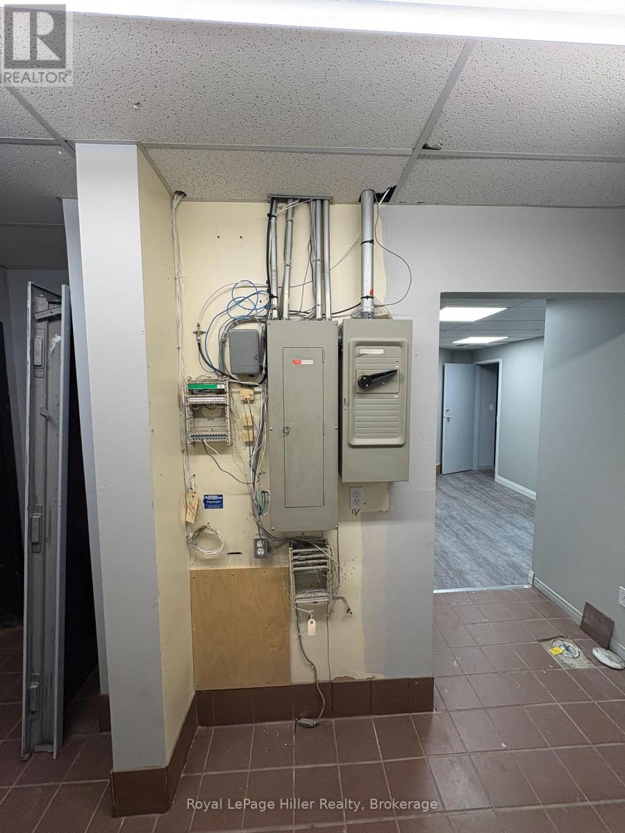 4 - 684 Ontario Street Property Photo 16