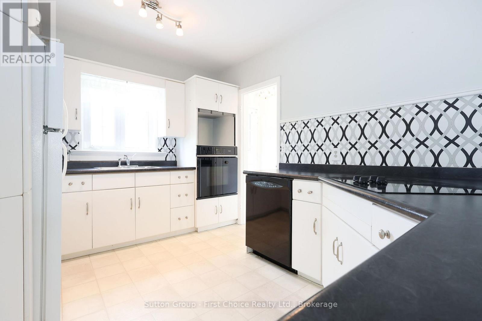 2978 Line 34 Line Property Photo 9