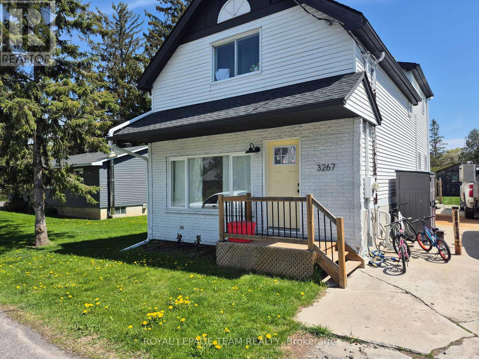 3267 Yorks Corners Road S Property Photo 2
