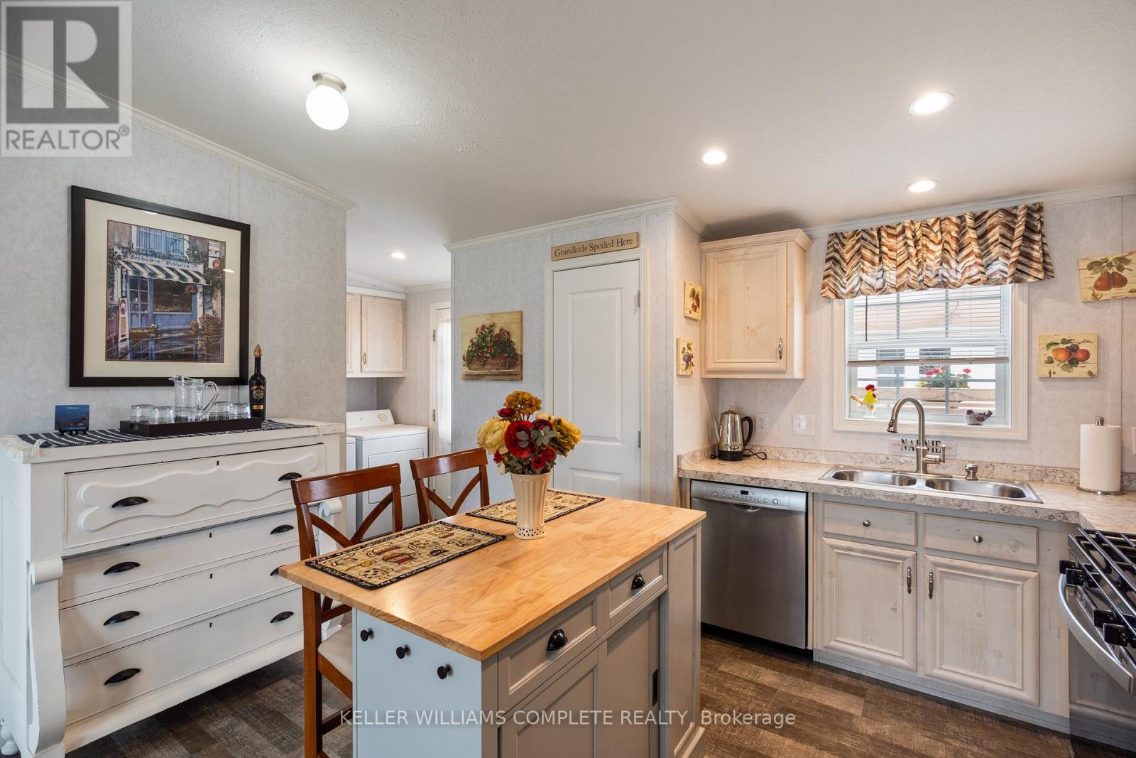 22 Copper Beech Drive Property Photo 8