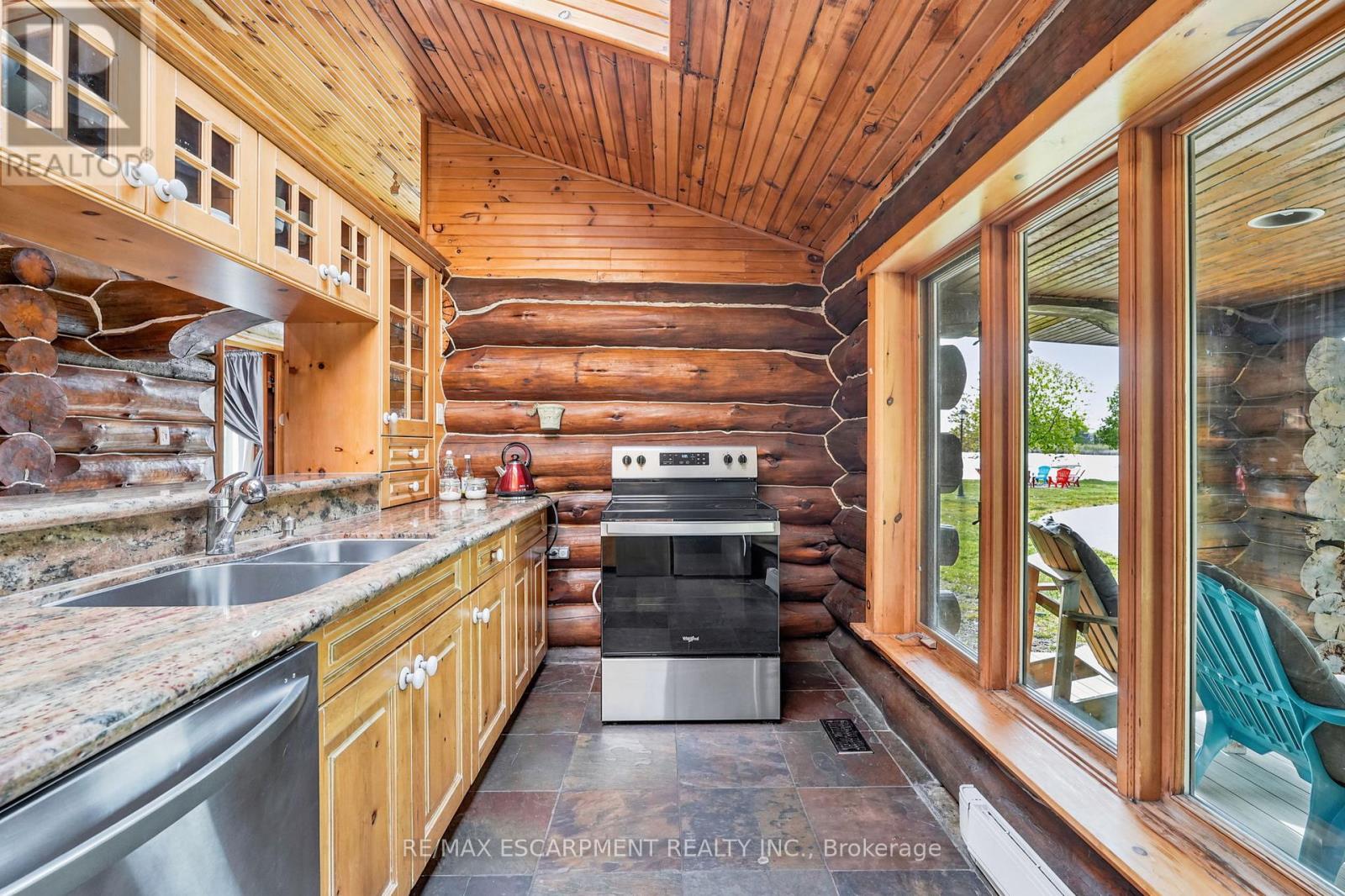 678 Chantler Road Property Photo 11