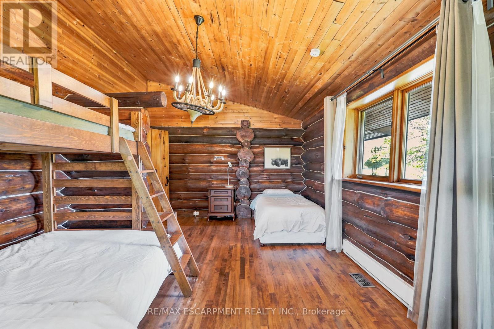 678 Chantler Road Property Photo 31