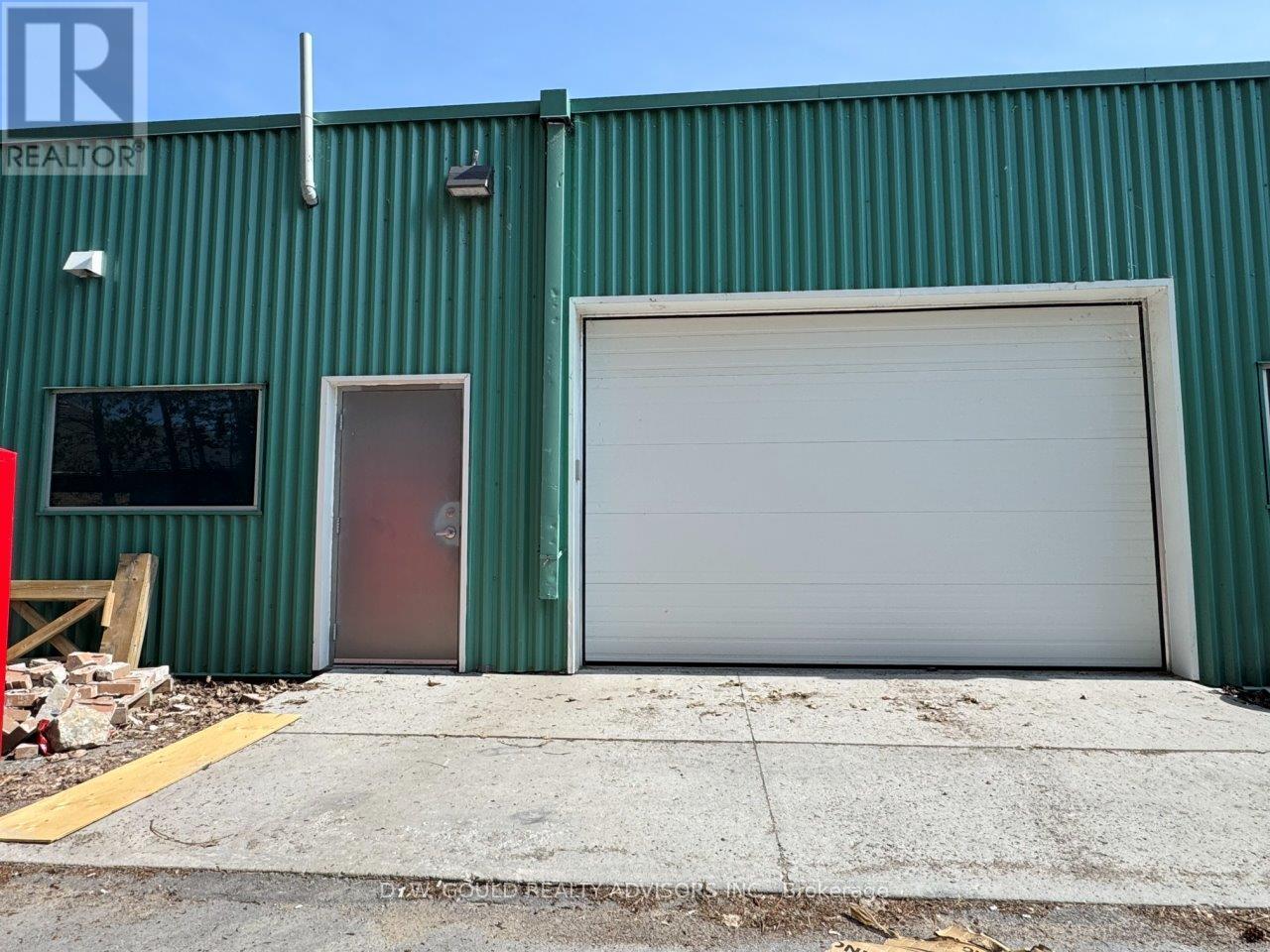 6 - 610 Dundas Street E Property Photo 13