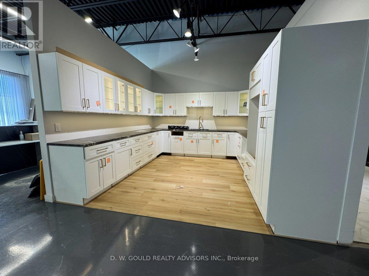 6 - 610 Dundas Street E Property Photo 33