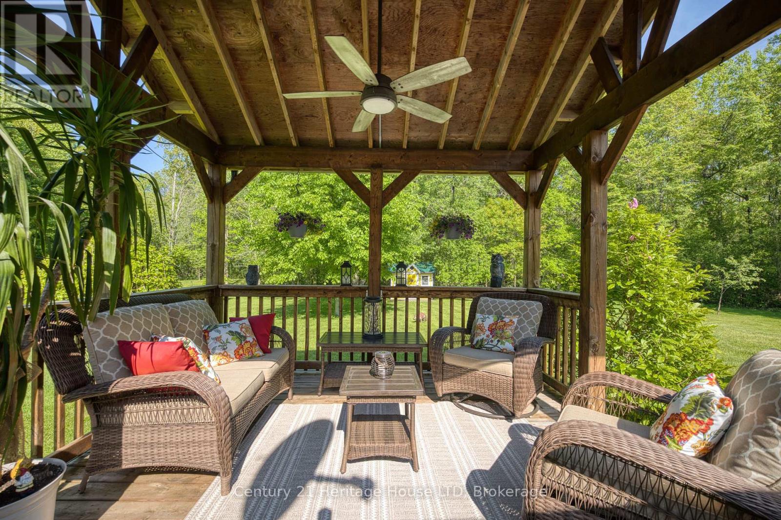 2468 Sunset Drive Property Photo 4