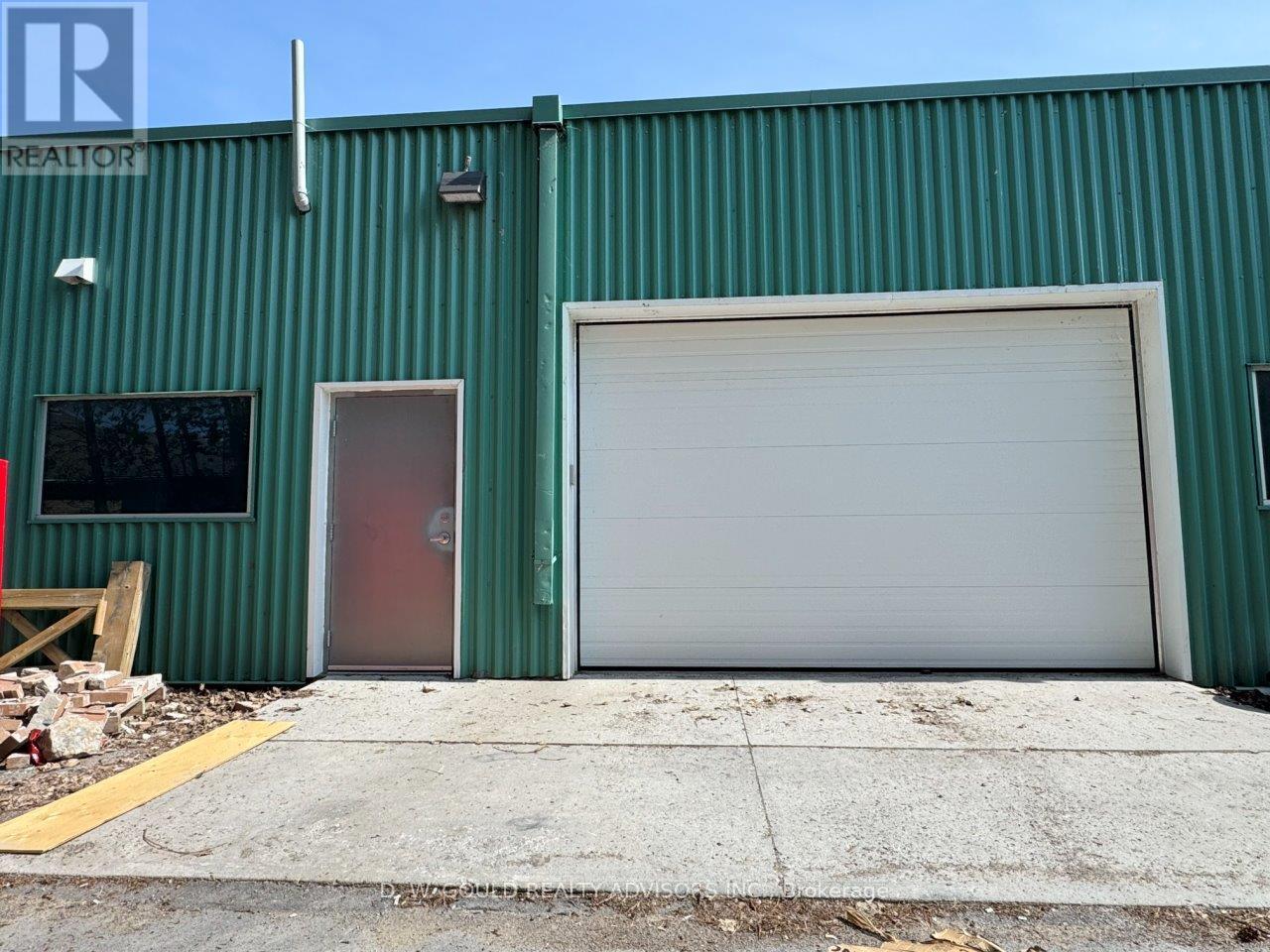 6 - 610 Dundas Street E Property Photo 13