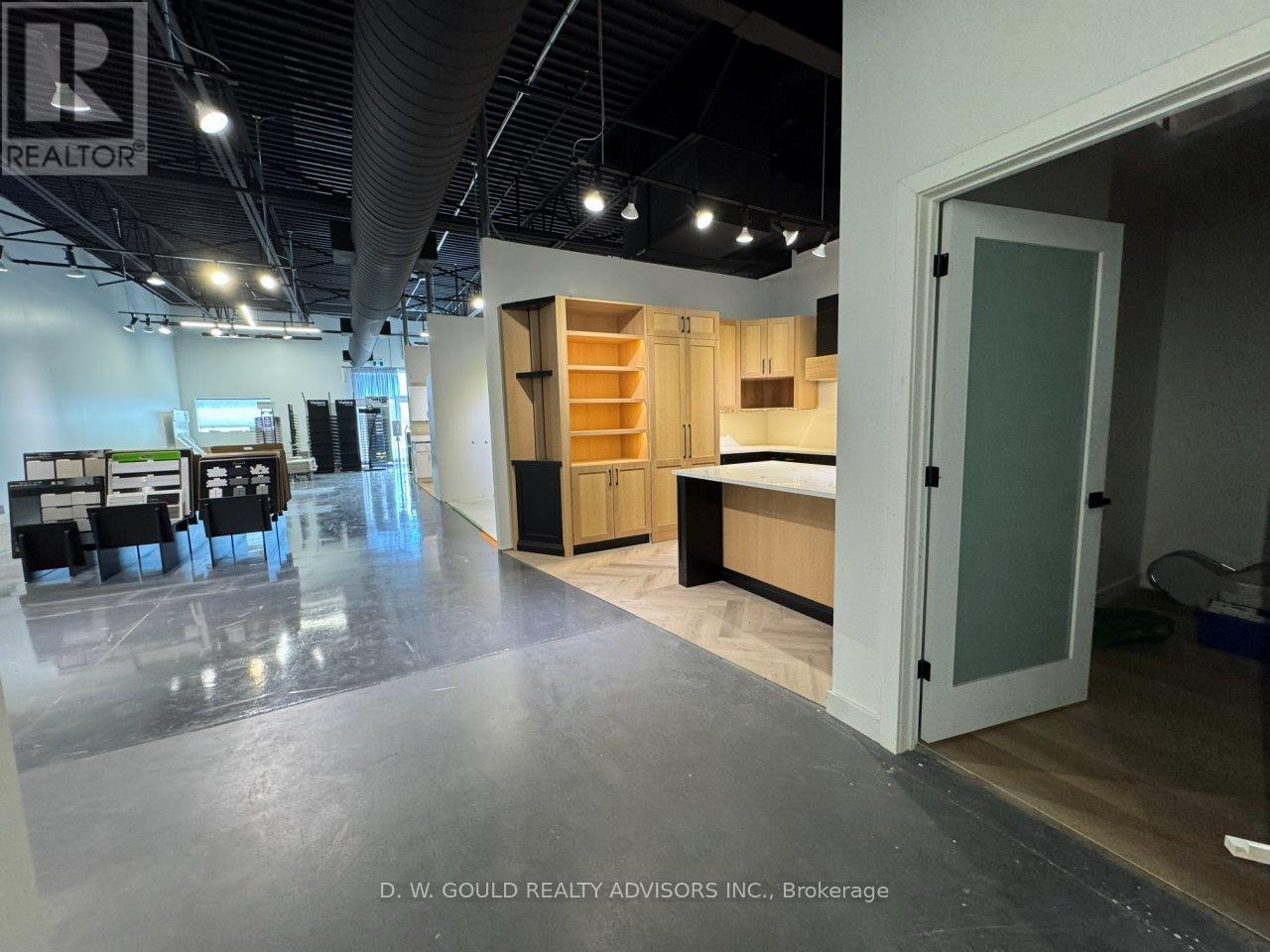 6 - 610 Dundas Street E Property Photo 25