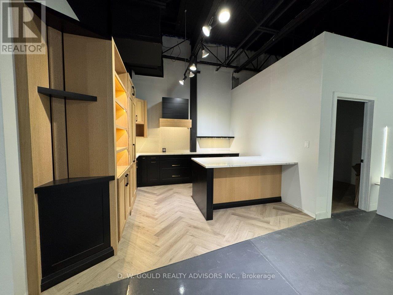 6 - 610 Dundas Street E Property Photo 30
