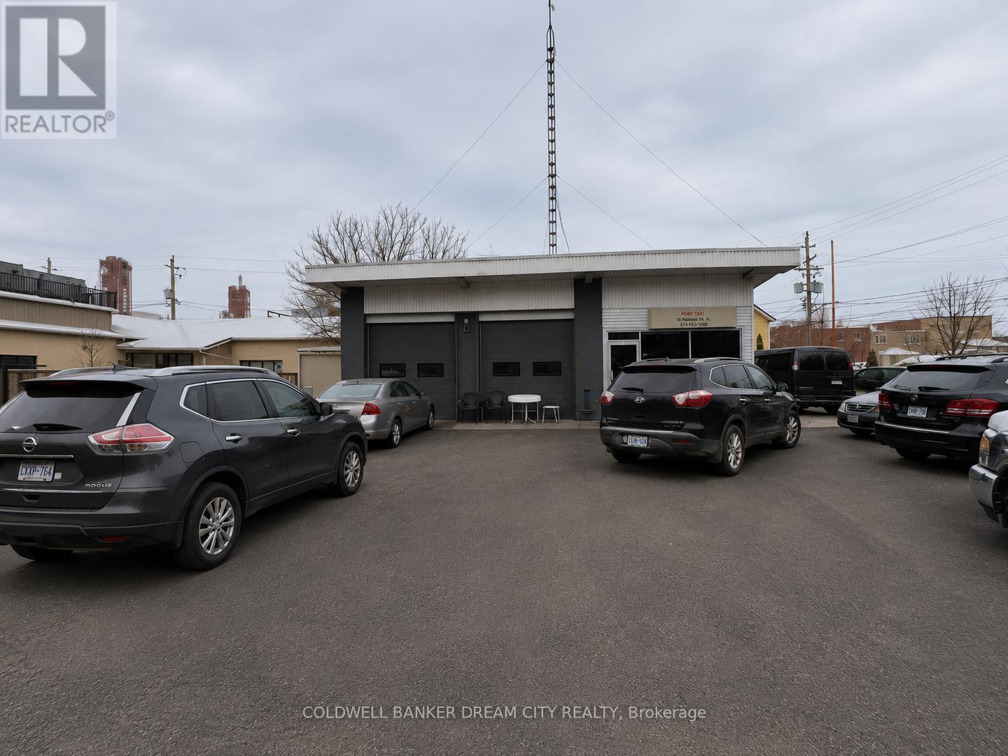 165 King Street W Property Photo 1