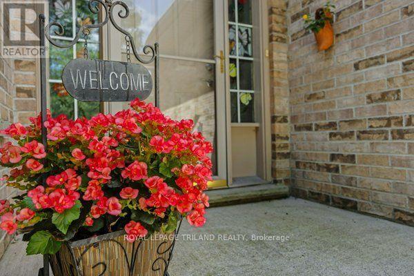 557 Inverness Avenue Property Photo 6