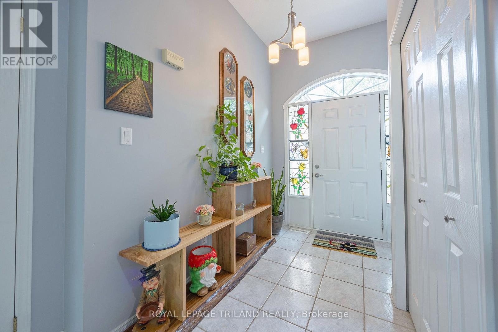 557 Inverness Avenue Property Photo 8