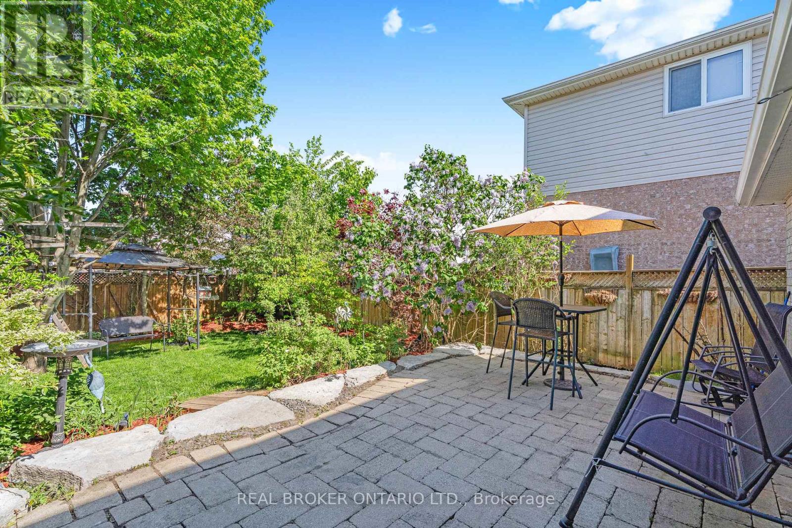 1089 Copper Leaf Crescent Property Photo 10