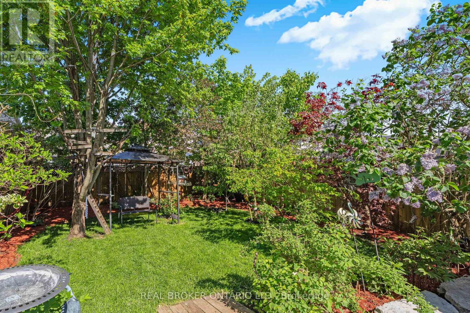 1089 Copper Leaf Crescent Property Photo 15