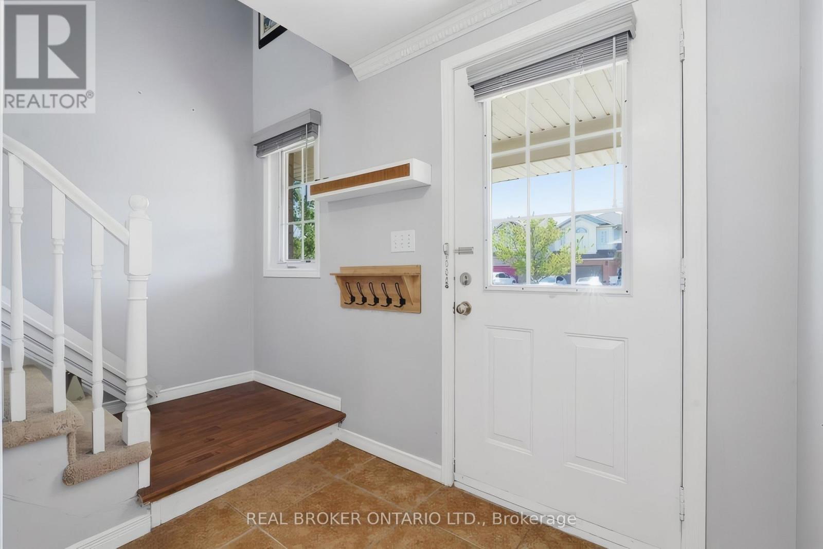 1089 Copper Leaf Crescent Property Photo 18