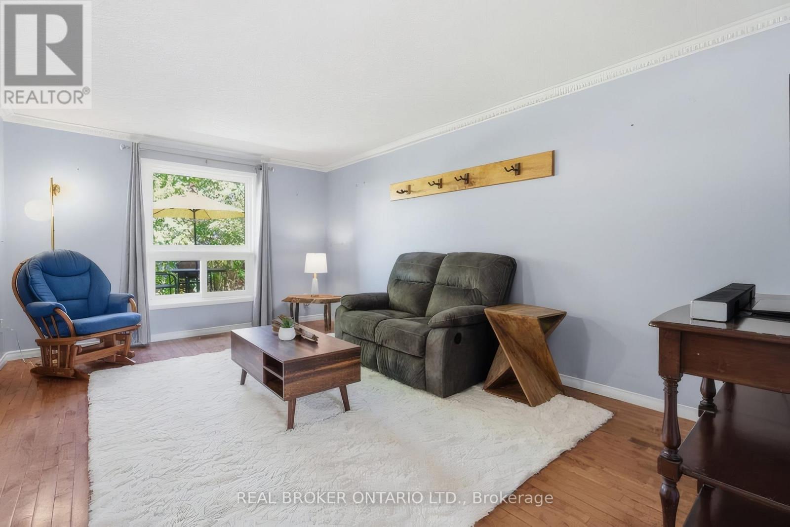 1089 Copper Leaf Crescent Property Photo 20