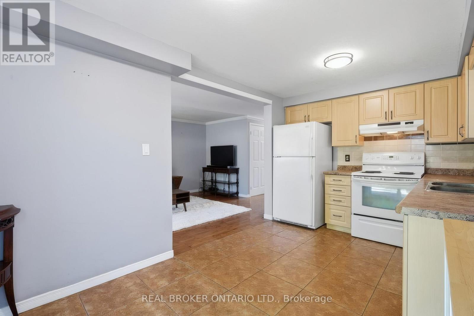 1089 Copper Leaf Crescent Property Photo 21