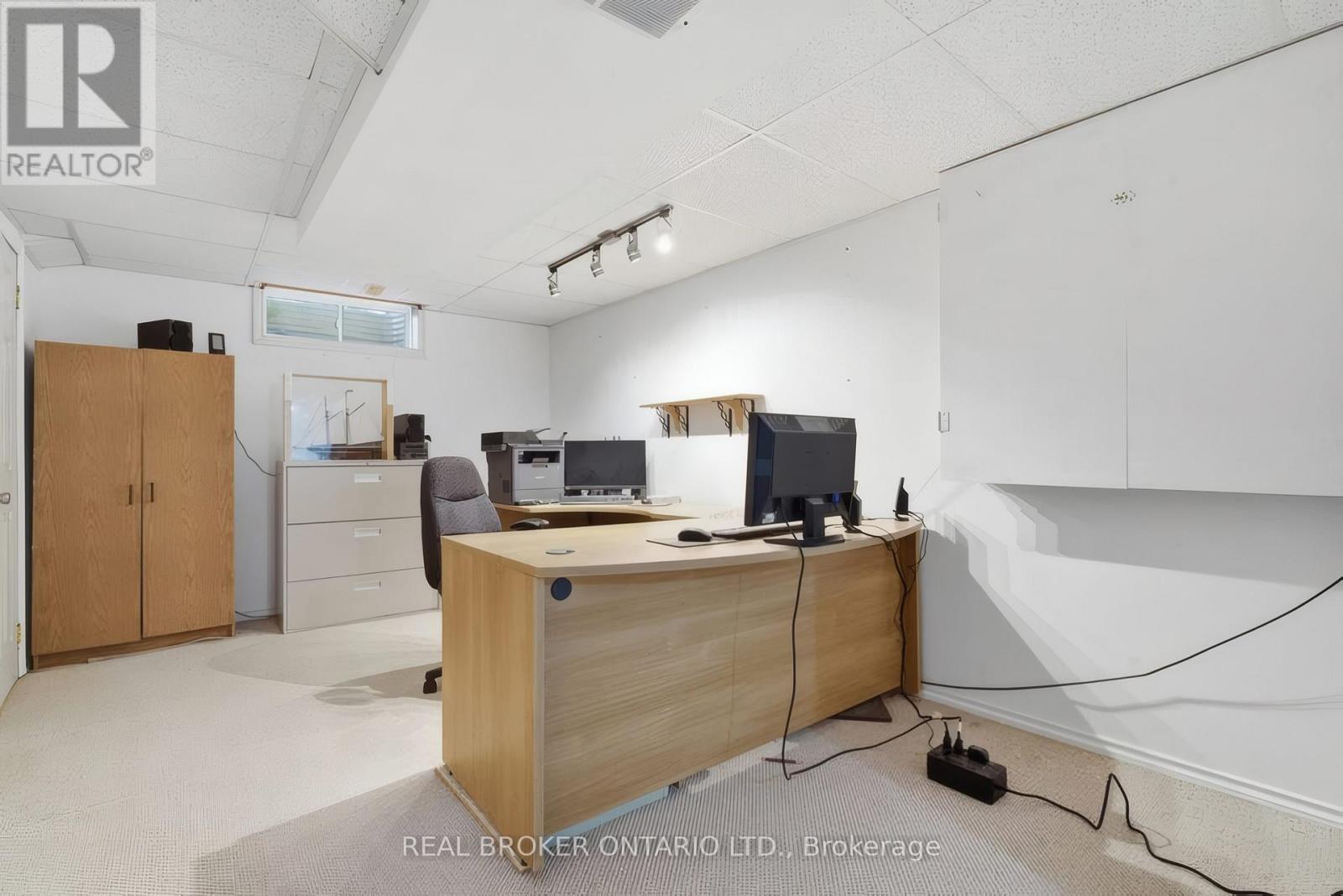 1089 Copper Leaf Crescent Property Photo 23