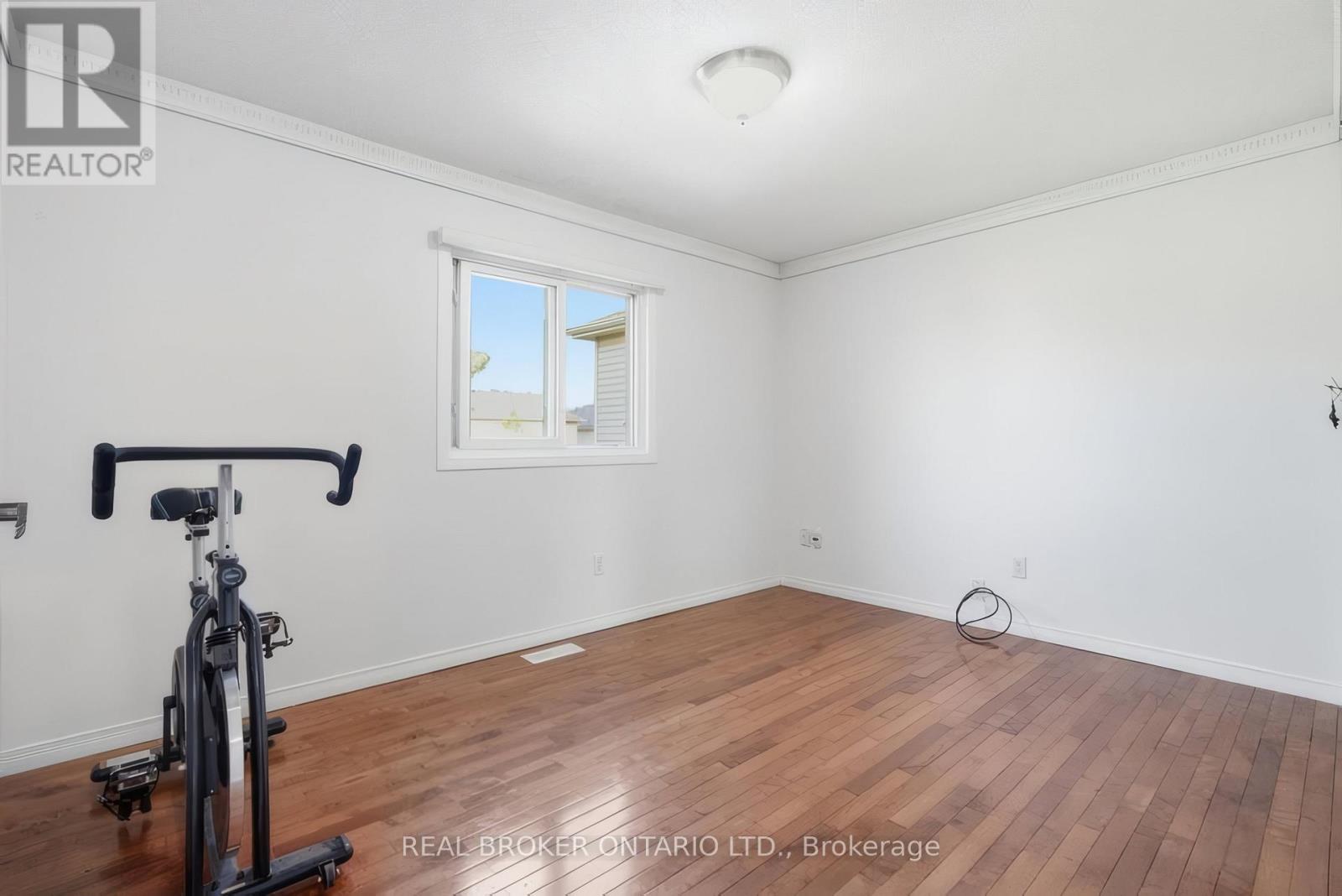 1089 Copper Leaf Crescent Property Photo 29