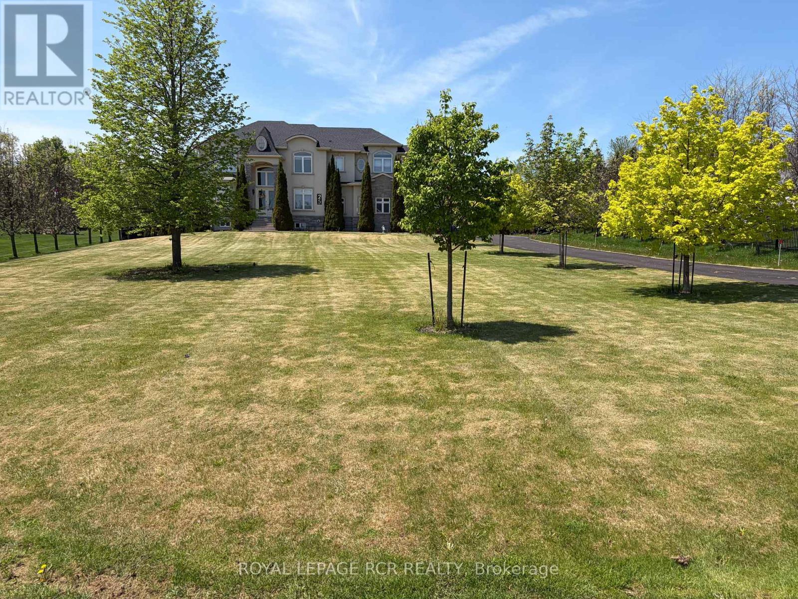 25 Brookhaven Crescent Property Photo 2